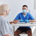 Wie wirken sich individuelle Faktoren auf die Beitragshöhe in der Krankenversicherung aus?