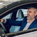 Vergleich von Versicherungsprämien für Elektroautos und Verbrennerfahrzeuge: Ein umfassender Leitfaden für Verbraucher