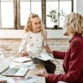 Wie Eltern mit Kinder-Versicherungen finanzielle Sicherheit schaffen