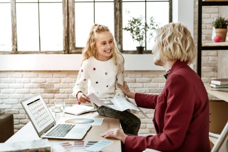 Wie Eltern mit Kinder-Versicherungen finanzielle Sicherheit schaffen